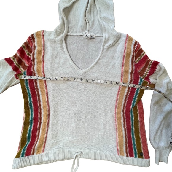 Roxy Small Hooded Sweater Baja Style with Drawstring Bottom - Picture 5 of 6